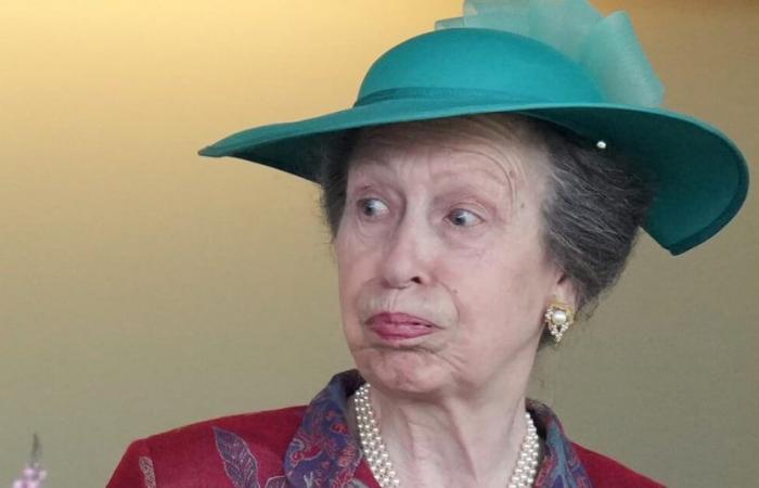 PHOTOS Charles III: His sister Anne caught in the act of making faces, she lets loose at Royal Ascot and we have rarely seen her like that!