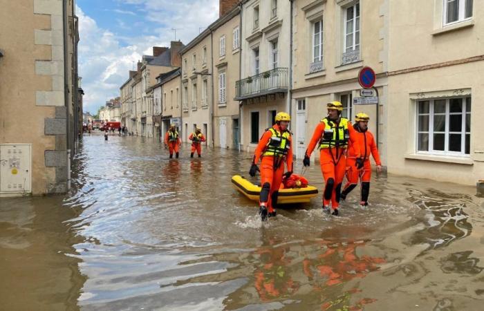 France – World – Floods: the town of Craon, 4,500 inhabitants, in Mayenne under water