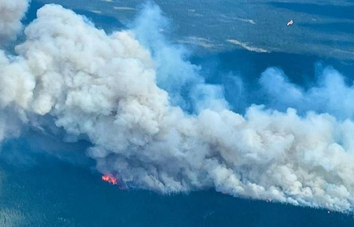 The fight against the blaze threatening Churchill Falls is progressing, assures Hydro NL.
