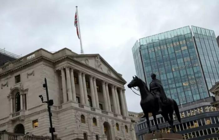 The Bank of England keeps its key rate unchanged in the middle of the election campaign