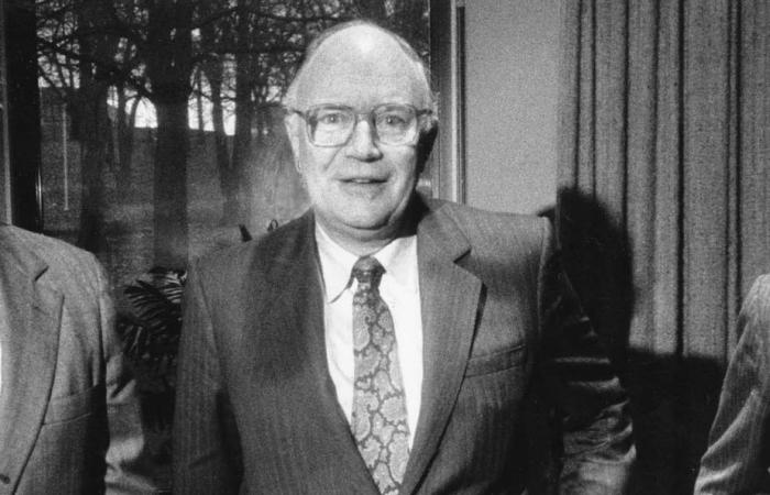 Billionaire businessman James K. Irving dies
