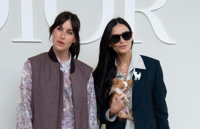 The very chic appearance of Demi Moore and her daughter Scout LaRue at the Dior fashion show