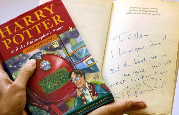 Estimated at $400,000!: The cover of the first “Harry Potter” on sale in New York