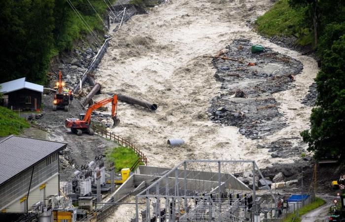 Bad weather: rescuers still looking for three people buried in Graubünden, vigilance maintained in Valais – rts.ch