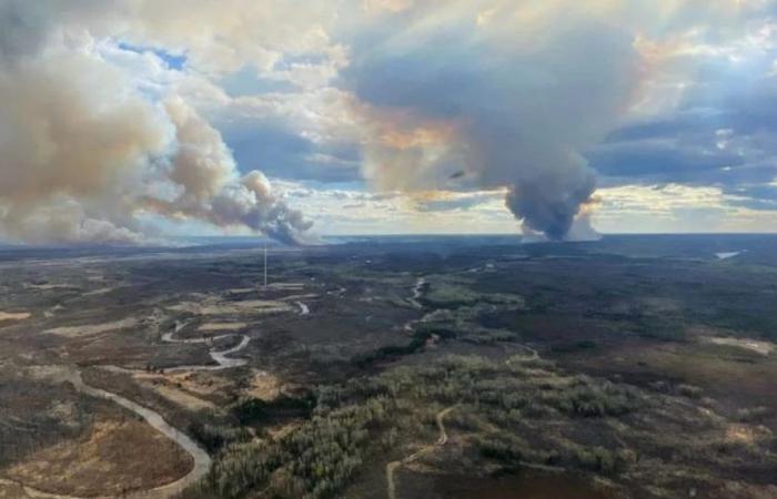 hundreds of people evacuated due to forest fires