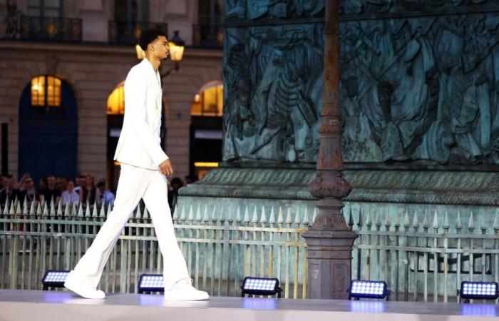 Basketball player Victor Wembanyama makes a remarkable entrance at Vogue World: Paris
