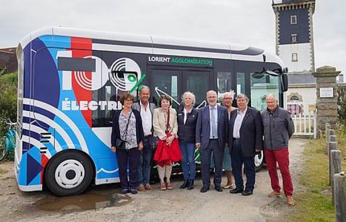 Two electric minibuses put into circulation on the IziLo network in Groix