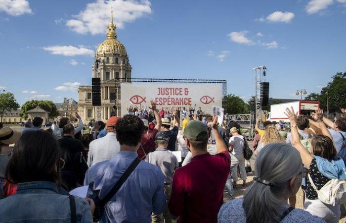 In Paris, an unprecedented gathering of Christians against the far right