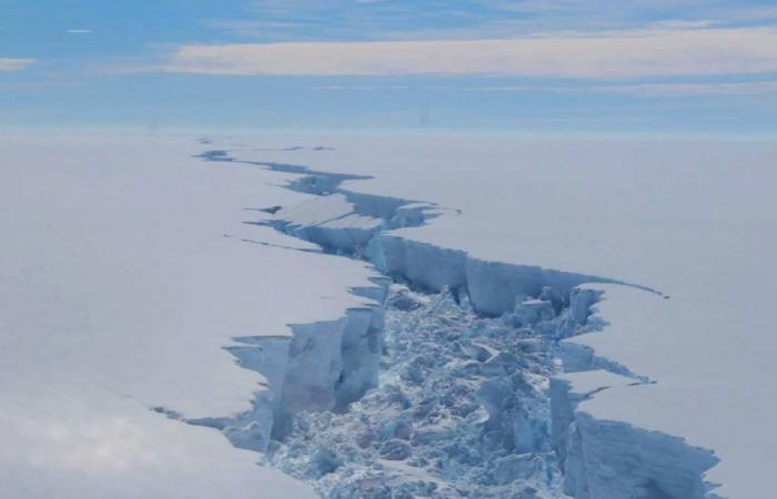 Antarctica on the verge of new ‘tipping point’, scientists say