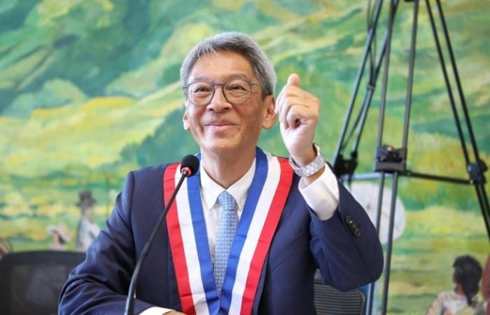 Patrice Thien Ah Koon becomes the new mayor of Tampon and succeeds his father