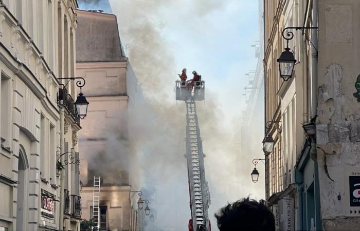 a fire in progress in a building near City Hall, BHV closed and evacuated