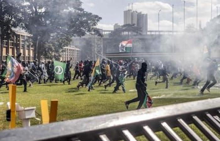 [EN IMAGES] Protests in Kenya: fire, shooting and protester killed in Nairobi
