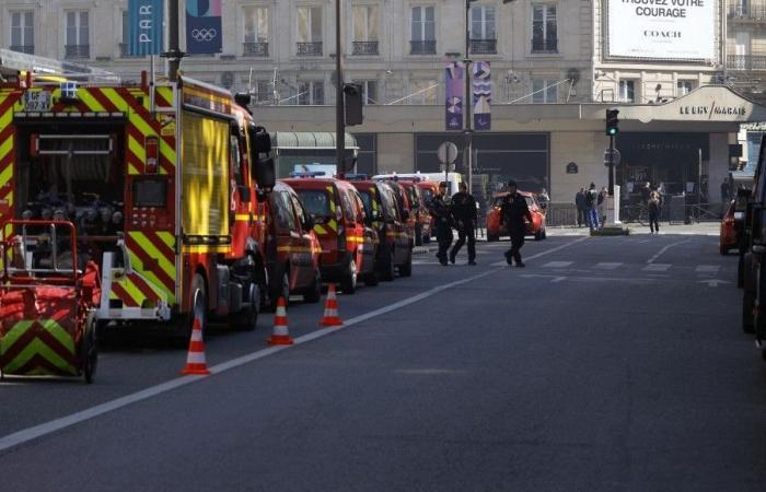 A fire breaks out near the City Hall in Paris: one person in absolute emergency, the BHV evacuated