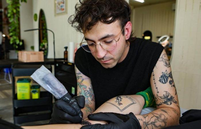 Tattoo artists are worried about the drop in customers