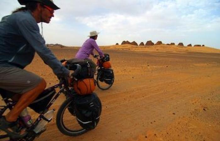 [EN IMAGES] A couple of Quebec nomads on bicycles to conquer Africa