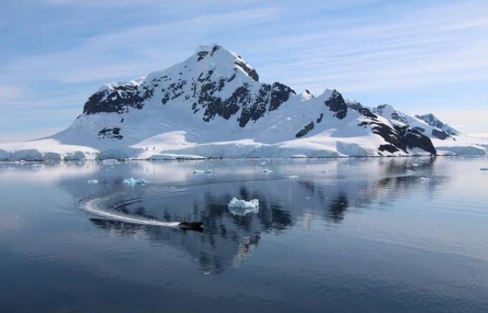 Towards “uncontrolled melting” of the Antarctic ice caps