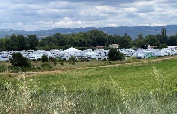 200 caravans installed on agricultural land, nearly 20 tonnes of hay lost