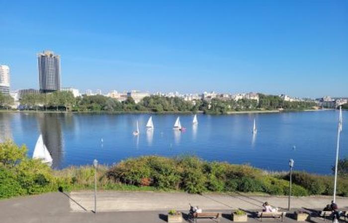 The leisure base and island of Créteil, the perfect swimming spot for a day outdoors