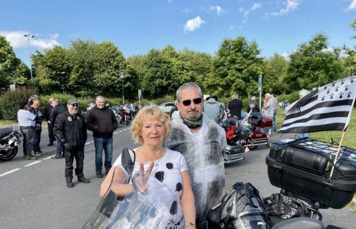 Angry bikers from Côtes-d’Armor take part in the “cash cow tour of France”