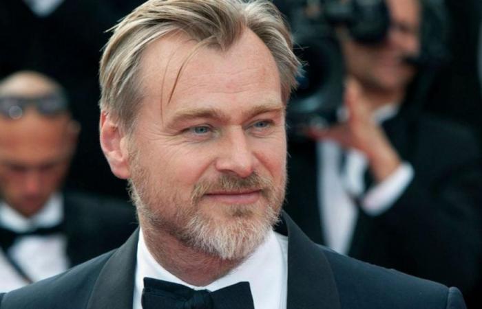 “No risk of him getting distracted” Christopher Nolan imposes very strict working conditions on himself… and does not use the Internet when he writes his scripts