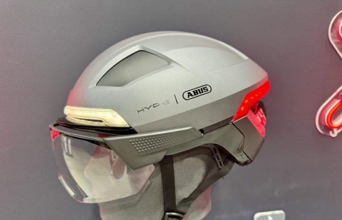 Abus Hyp-E: adjustable visor, indicators, brake light… the ultimate bike helmet is here!
