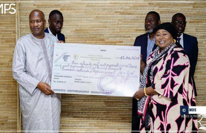 SENEGAL-SANTE-REMBOURSEMENT / The Minister of Health receives a check for nearly 3 billion FCFA for the debt owed to the PNA – Senegalese Press Agency