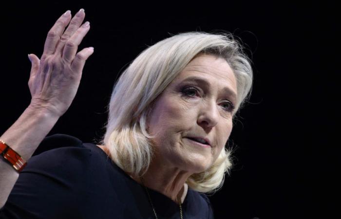 Is the title of “chief of the armed forces” only “honorary” as Marine Le Pen says?