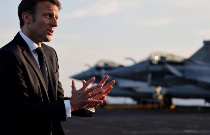 Emmanuel Macron, “honorary” head of the armed forces? What the Constitution Really Says