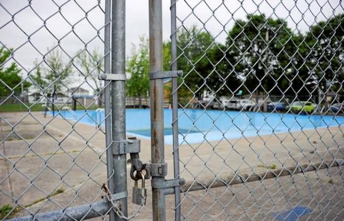 A petition to save municipal swimming pools in Alma