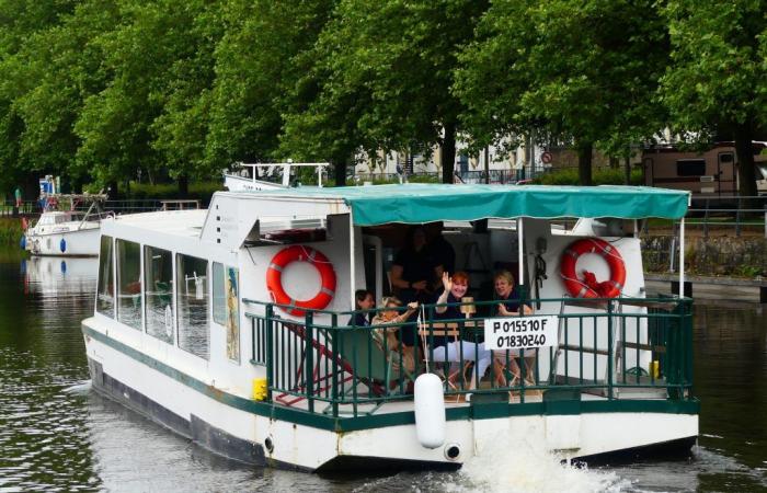 Come aboard the Cadet Rousselle barge!