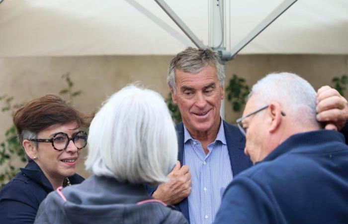 Criticized for text messages encouraging people to vote for him, Jérôme Cahuzac defends himself