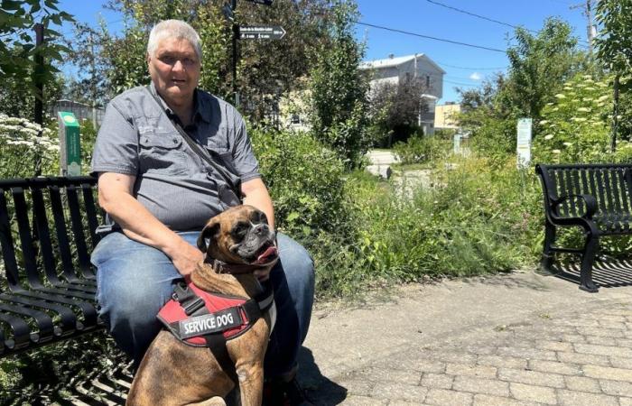 A Sherbrooke resident denounces having been refused entry into four businesses with his assistance dog