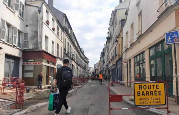 A central street in Saint-Germain-en-Laye soon returned to pedestrians and traffic