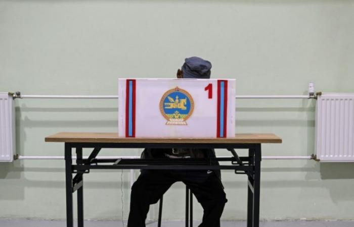 In Mongolia, legislative elections against a backdrop of corruption and inflation
