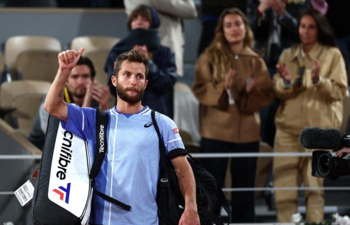Why did Corentin Moutet withdraw after the draw?
