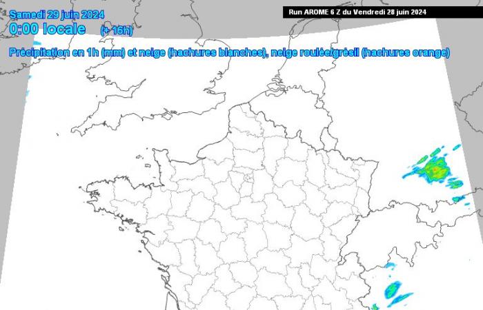 Météo France places 25 departments on orange alert for Saturday