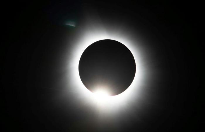 The Kiosk Editorial. Summer and Assembly: The Great Eclipse