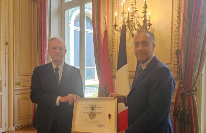 Hammouchi receives the Gold Medal of Honor from the French Police