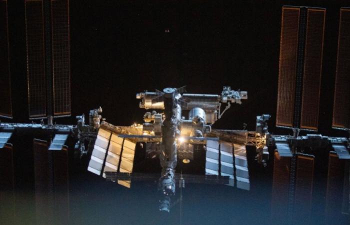 NASA: $843 million contract to develop spacecraft specifically designed to push the International Space Station