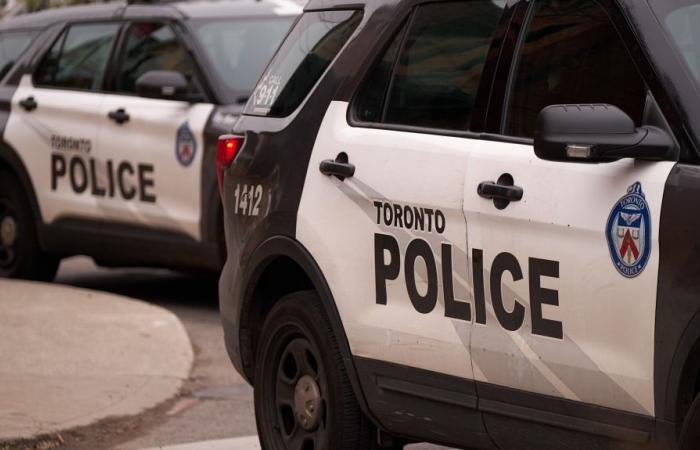 Man charged after allegedly swinging sword on TTC bus