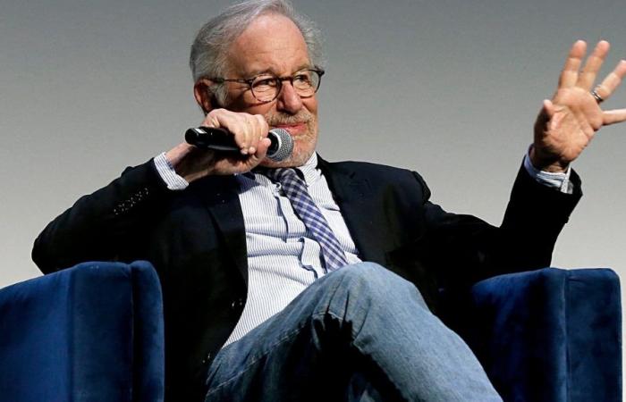 Unusual: Steven Spielberg’s Apple Watch tries to call for help in the middle of a conference
