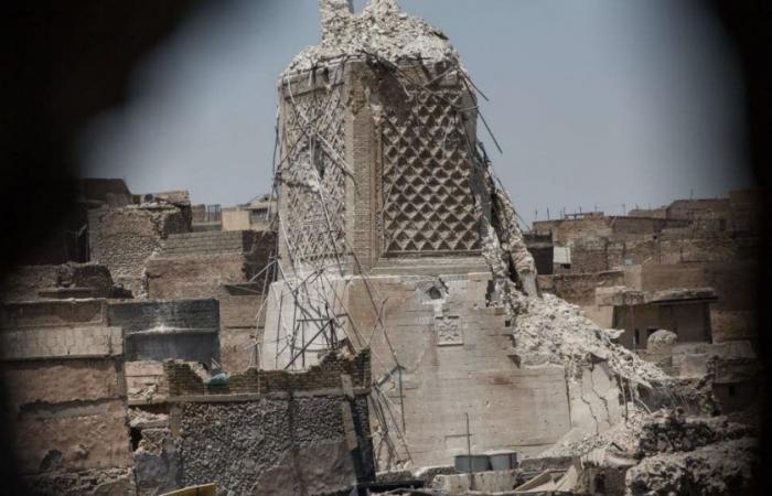 Iraq. ISIS bombs found in Mosul mosque