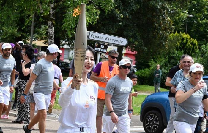 Chinese actress Yang Zi carried the Olympic flame to Chaumont