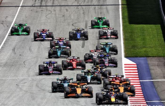 Formula 1 | Verstappen holds off McLaren to win F1 Sprint in Austria
