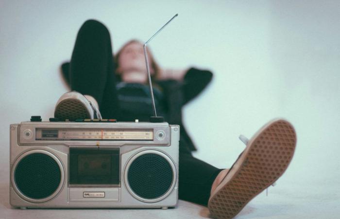 French radio is going all-digital, throw away your old FM radios