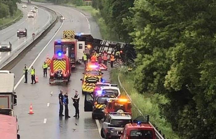 Charente: a heavy goods vehicle lies down on the RN10 near La Couronne, the driver is seriously injured