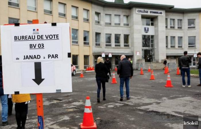 A “historic” number of French people vote in Quebec