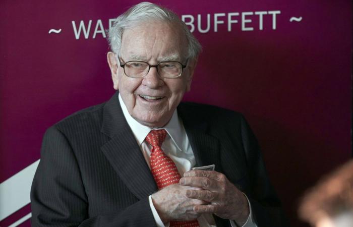 Billionaire Warren Buffett changes his will and reveals how his fortune will be used