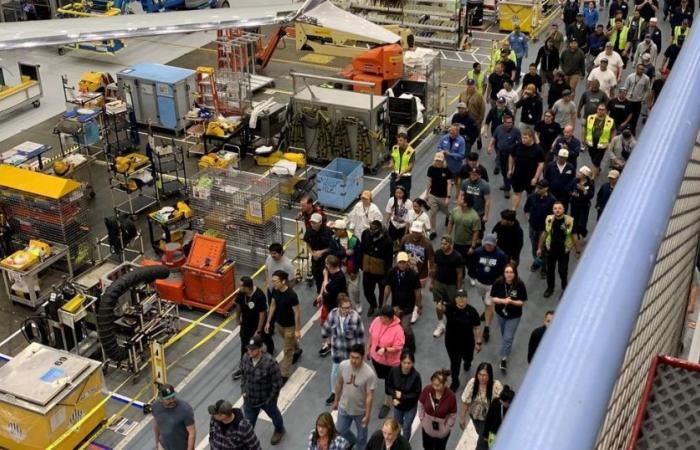 Boeing faces threat of tough strike
