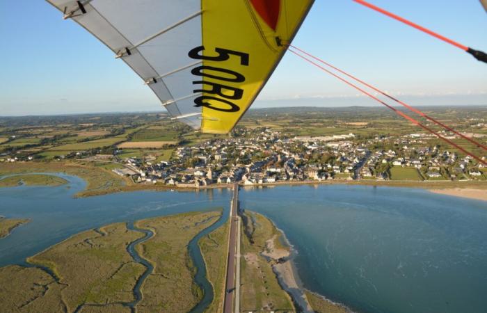 Aboard a microlight, a day to contemplate the Cotentin… in the sky!